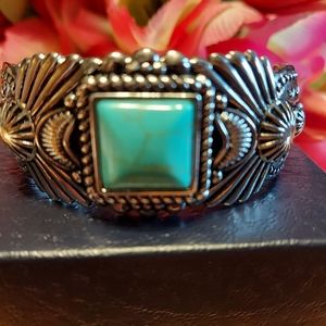 Montana Silversmiths turquoise cuff bracelet